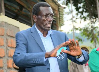 Oyuu tells predecessor Sossion off