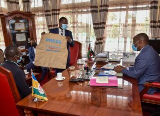 Governor Kinyanjui tells Kenyans to support media practitioners