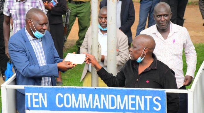 MP unamused as Governor sanitizes payroll