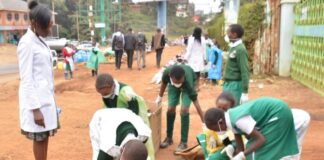 “Review CBC,” Busia education stakeholders urge government Primary school pupils cleaning the environment as part of CBC. The new curriculum focuses on the 'how' aspect of doing things, shifting from the previous approach of 'what' should be done. PHOTO/Courtesy