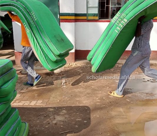 Sleep for inmates as Alliance School and Crime Si Poa donate mattresses Inmates at Nairobi West Prison carry the donated mattresses on Thursday, March 16, 2023. The donation was done by Alliance High School, in collaboration with Crime Si Poa., under its Phoenix and After Care Program. PHOTO/Tebby Otieno, Scholar Media Africa.