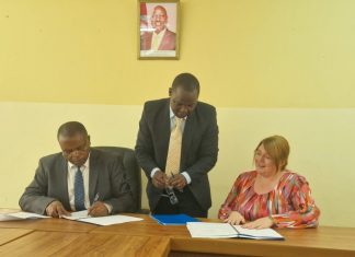 Kisii University’s partnership with Staffordshire University a deep dive into research Kisii University Vice Chancellor Prof. John Akama (left), signing the MoU with Prof. Sarahjane Jones, a Professor of Healthcare Safety and Performance at Staffordshire University, UK, on Friday, March 24, 2023 at the VC's office. PHOTO/Everlyn Kimibei, KSU Media.