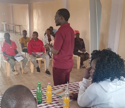 Educational Fair: Youngsters get training on career choice, admissions Mr. Bonface Otieno giving his input during a career training for youngsters by The Lake Region Journalism Clubs Association, on March 25, 2023, in Siaya county. PHOTO/Courtesy.