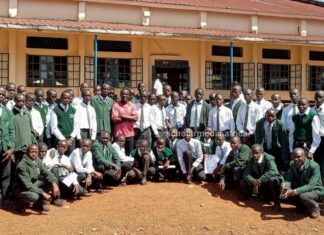 How St. Mary’s Ukwala Journalism Club is sharpening young journalists Students of St. Mary's Ukwala High School Journalism and Book Club and their patrons pose for a photo after journalism competitions recently. PHOTO/ Bonface Otieno, Scholar Media Africa.