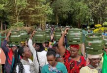 A section of residents of Matisi Ward, Trans Nzoia County, after receiving complete cooking gas cylinders from Mwale Mahanga, their Member of County Assembly. PHOTO/Courtesy.