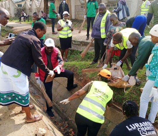 ENVIRONMENT: Kakamega County govt leads residents in clean-up exercise Residents of Kakamega County together with the county government officials, help clear litter and garbage from the trenches and on the pavement during a clean-up exercise on January 19, 2024. PHOTO/Joseph Otieno, Scholar Media Africa.